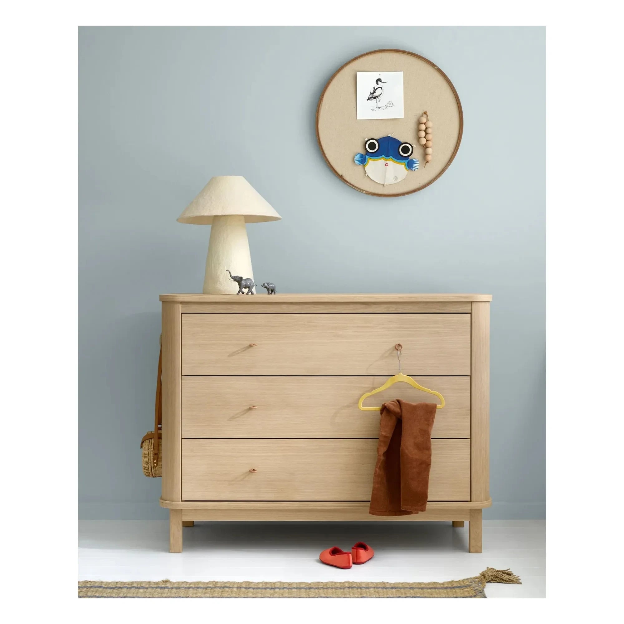 Oliver Furniture - Meşe kaplamalı ahşap 3 çekmeceli şifonyer