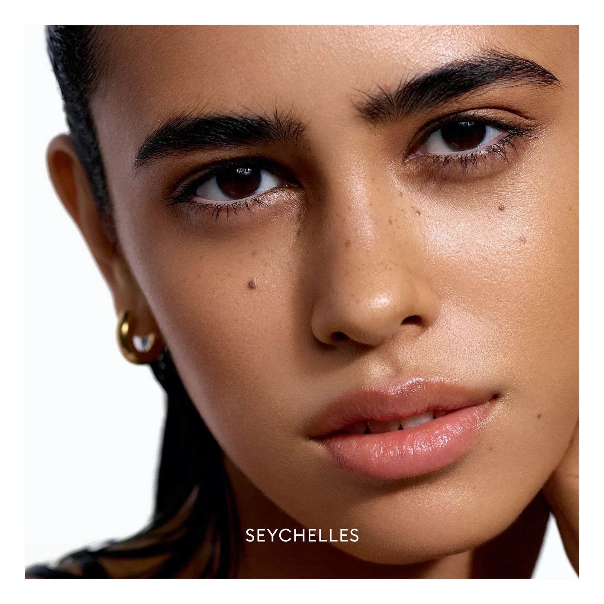 Rose Inc - Bronceador Solar Infusion de enfoque suave | Seychelles