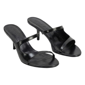 BY FAR - Zapatos de tacón Serena de piel semivernizada | Negro