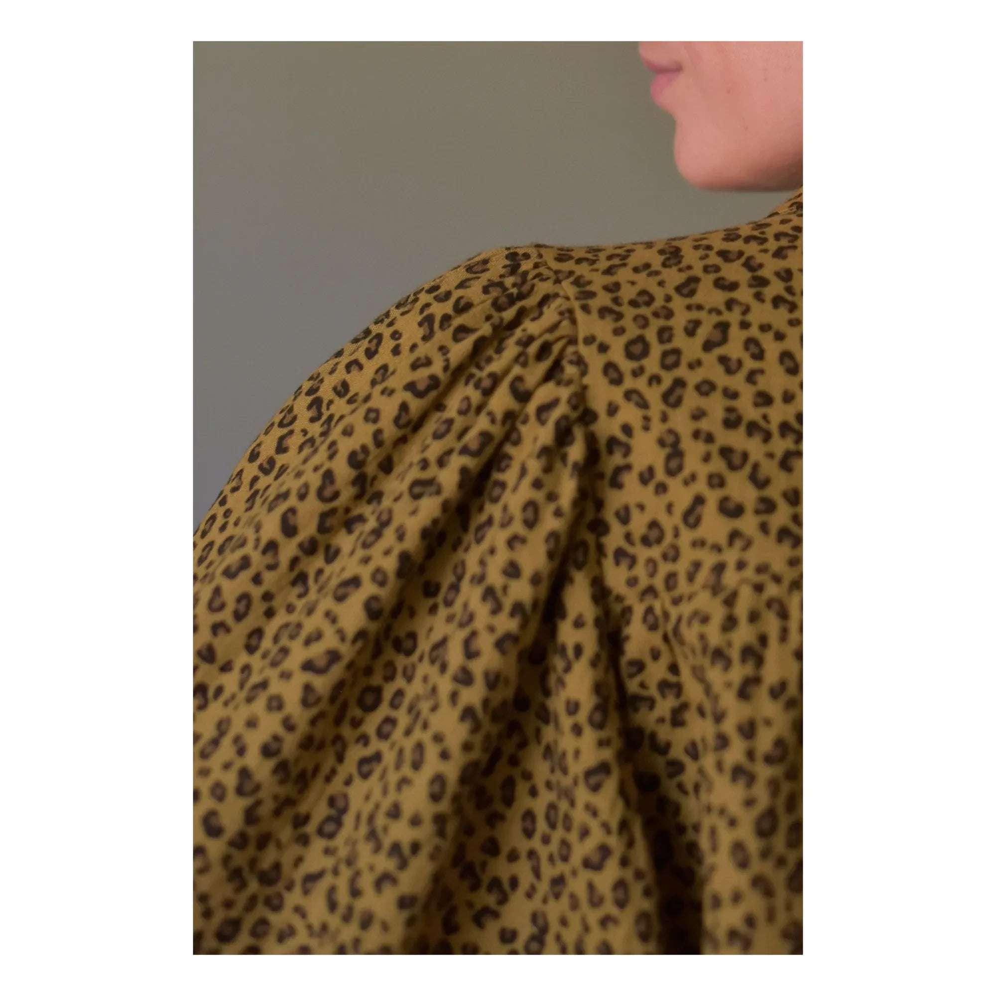 Marlot Paris - Blusa de gasa de algodón de doble capa con estampado de leopardo de Appoline - Colección de mujer | Marrón