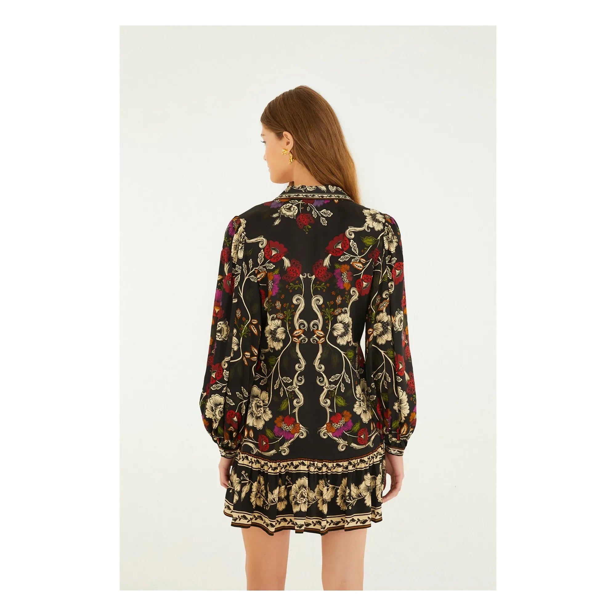 Farm Rio - Vestido corto con estampado de flores rococó | Negro