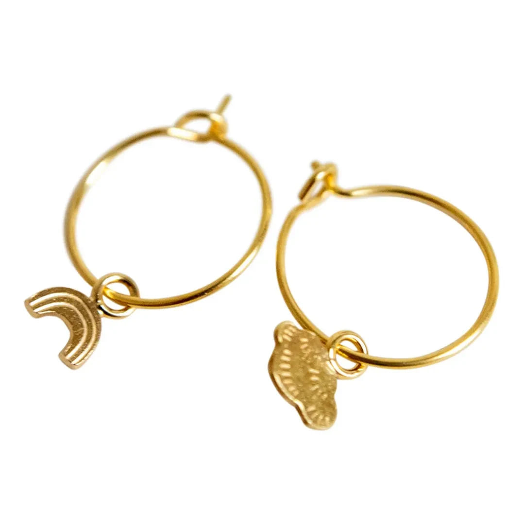 Adorabili - Pendientes asimétricos pequeños de aro arcoíris | Oro