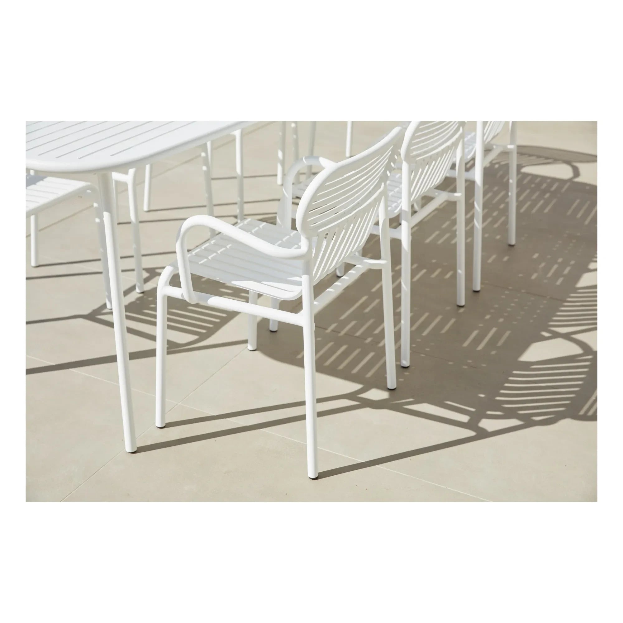 Petite friture - Set de 2 sillas con brazos para exterior Week-end | Blanco