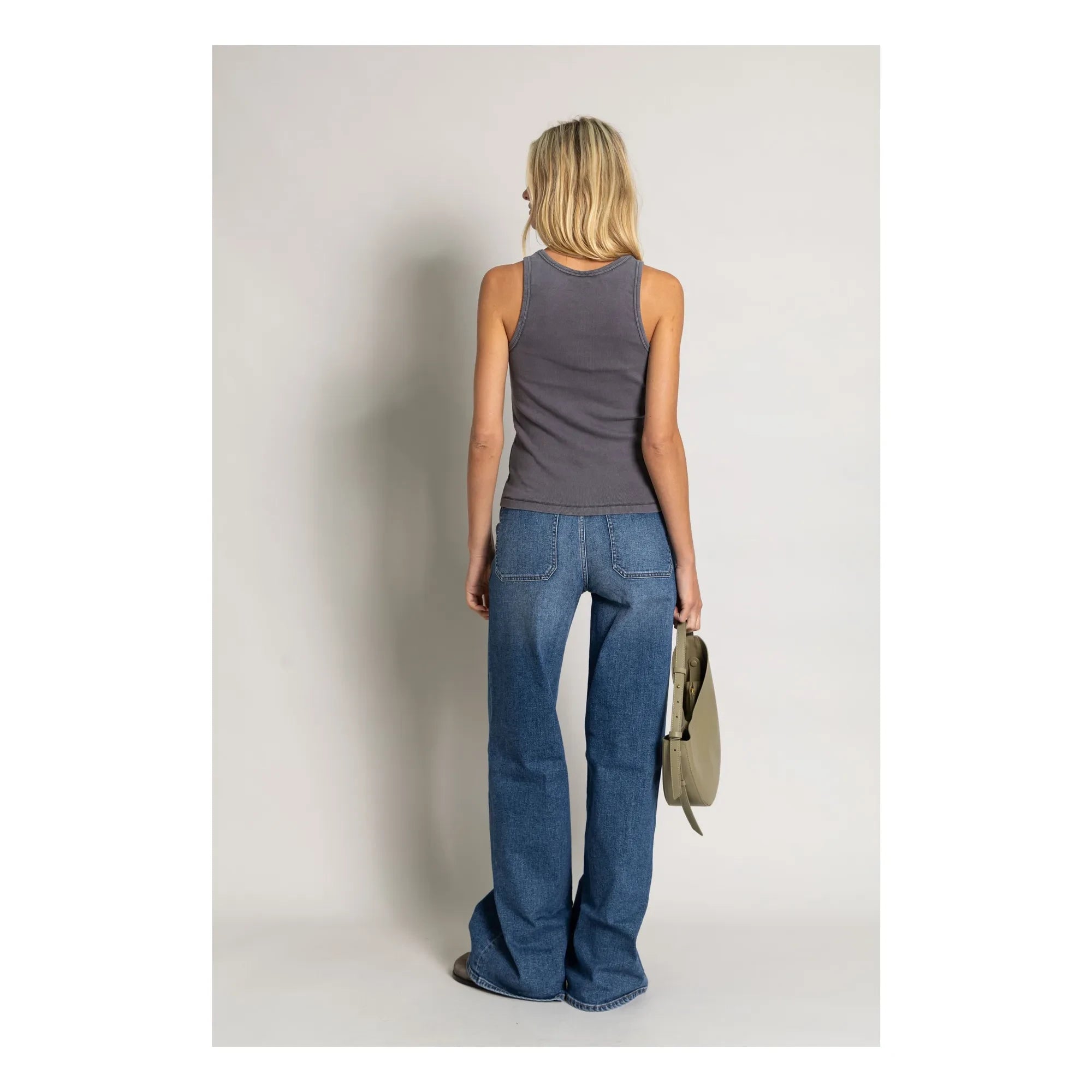Smallable Woman - Ayla Camiseta de Tirantes Acanalada de Algodón Orgánico | Carbón