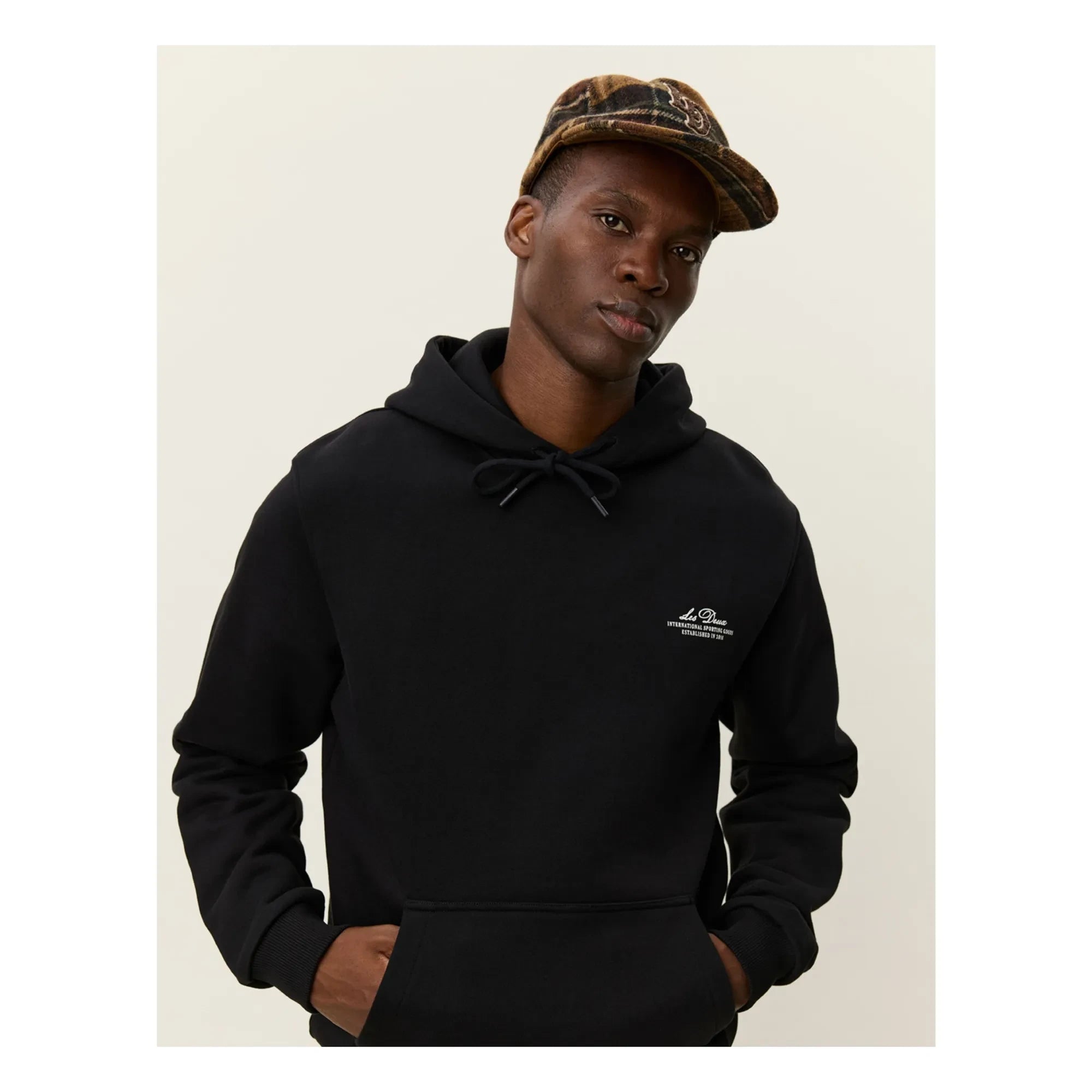 Les Deux - Ben Globe Sudadera con Capucha de Algodón Orgánico | Negro Oscuro