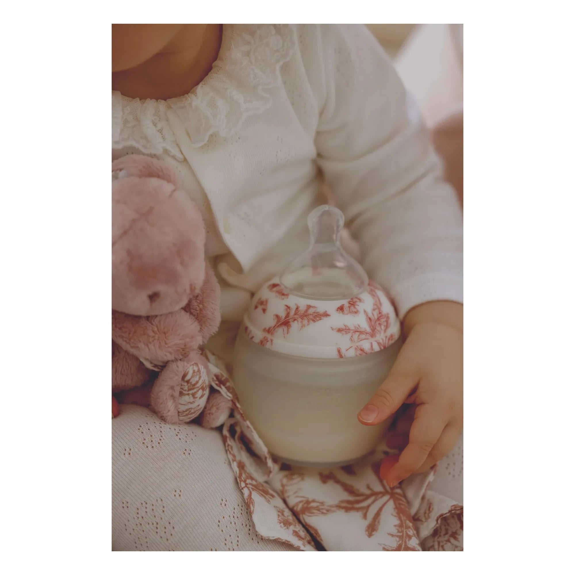 Elhée - Biberones de silicona médica y tetina fisiológica Toile de Jouy - Elhée x Tartine et Chocolat | Melocotón