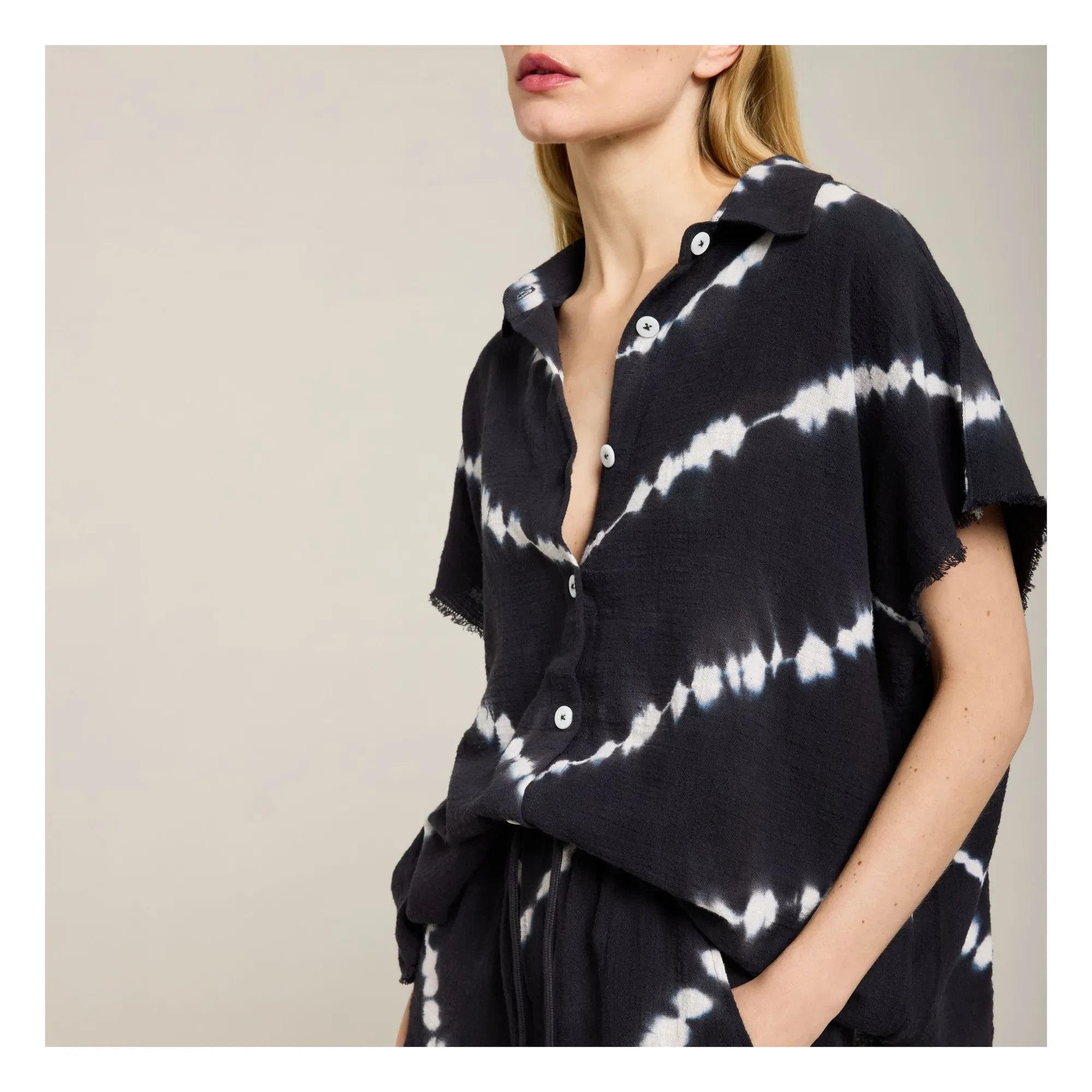 Maison Saint Julien - Camisa Tie & Dye Corinto | Azul Marino Clásico