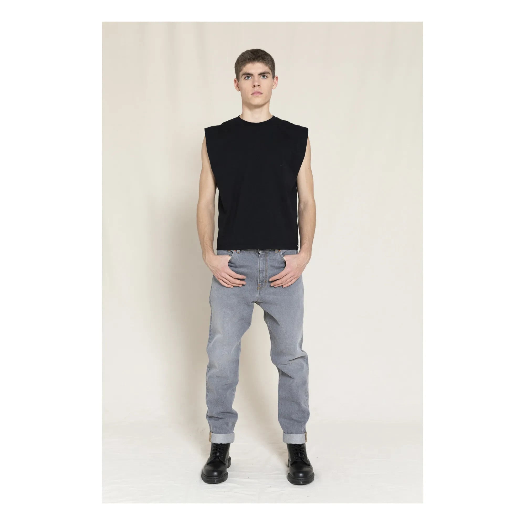 Finger in the nose - Ollibis Bol Jean | Gris vaquero