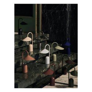 Ferm Living - Lámpara de mesa Arum | Acero