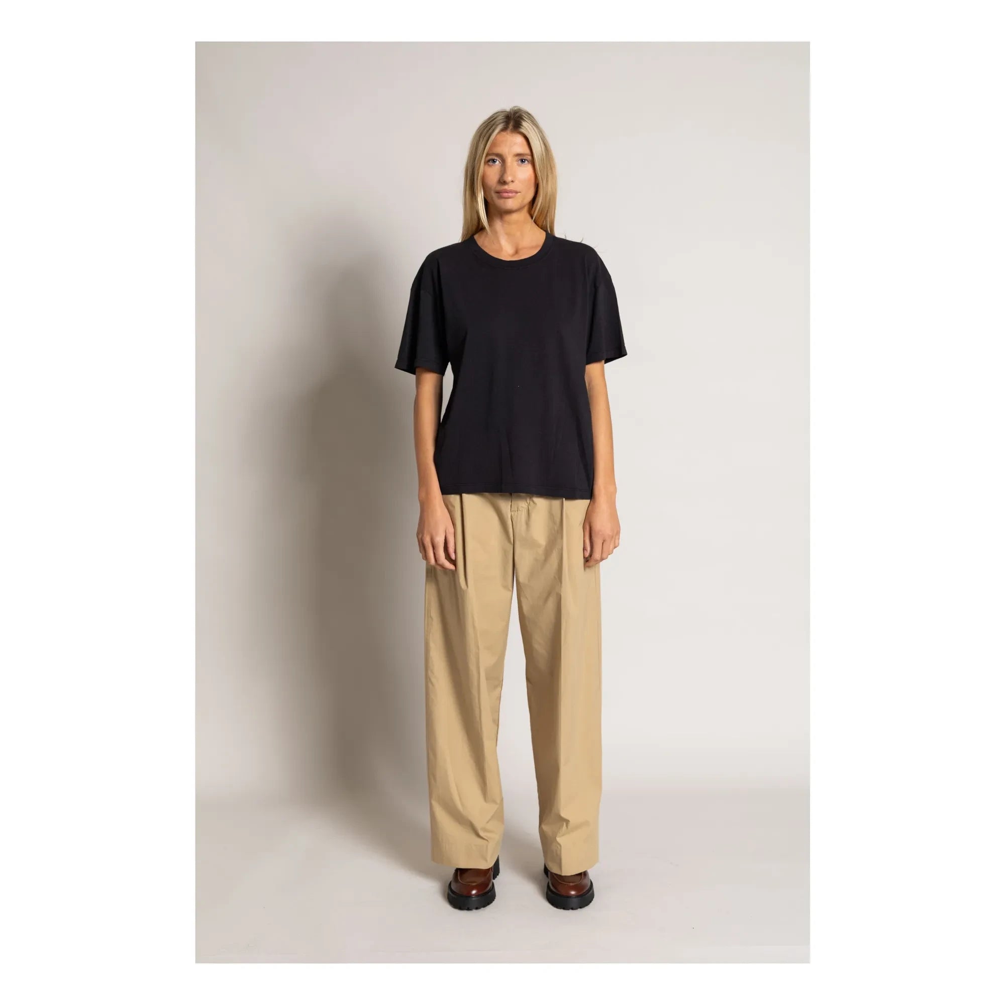 Smallable Woman - Camiseta de algodón orgánico Hana | Negra