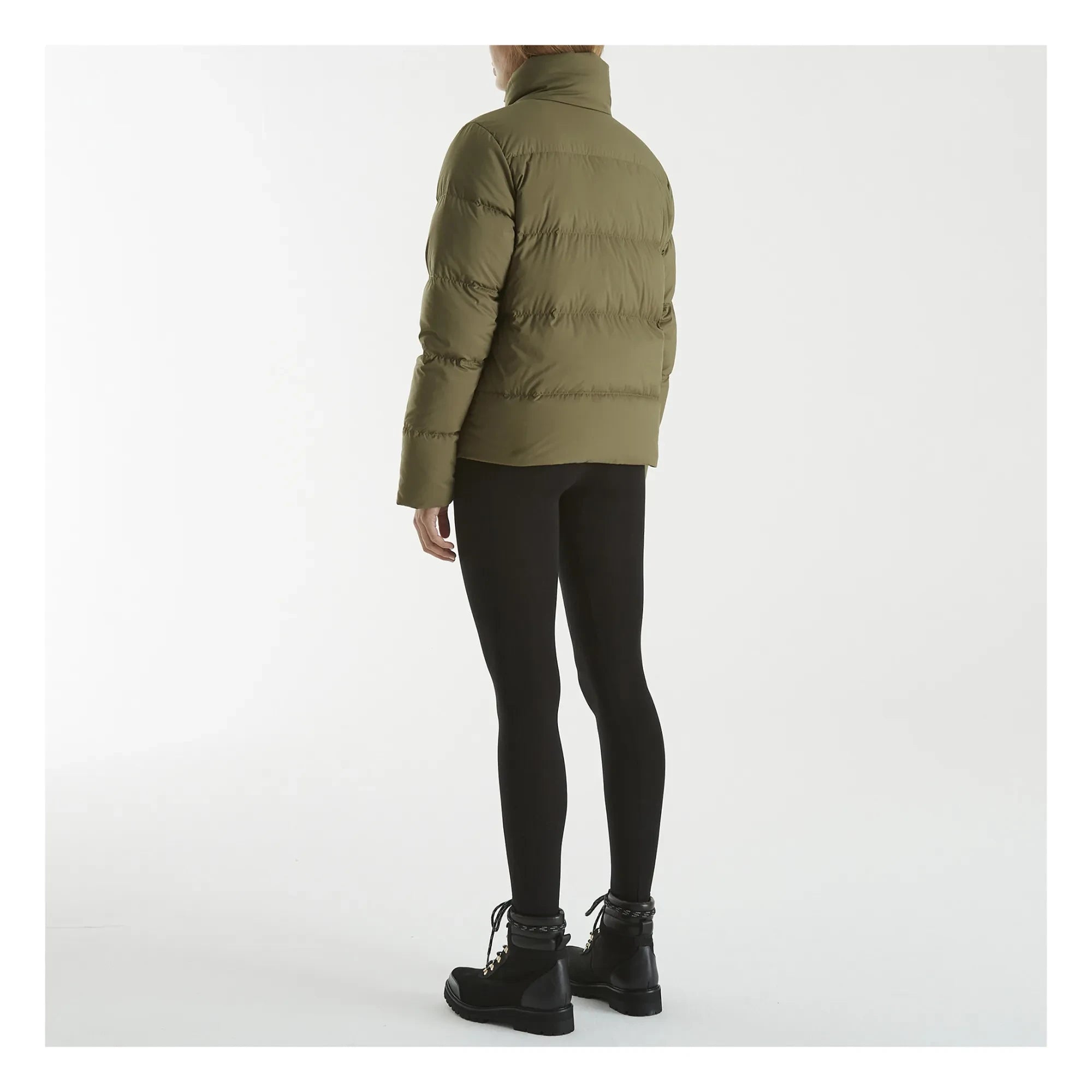 Patagonia - Abrigo Acolchado Silent Down - Colección Mujer | Caqui
