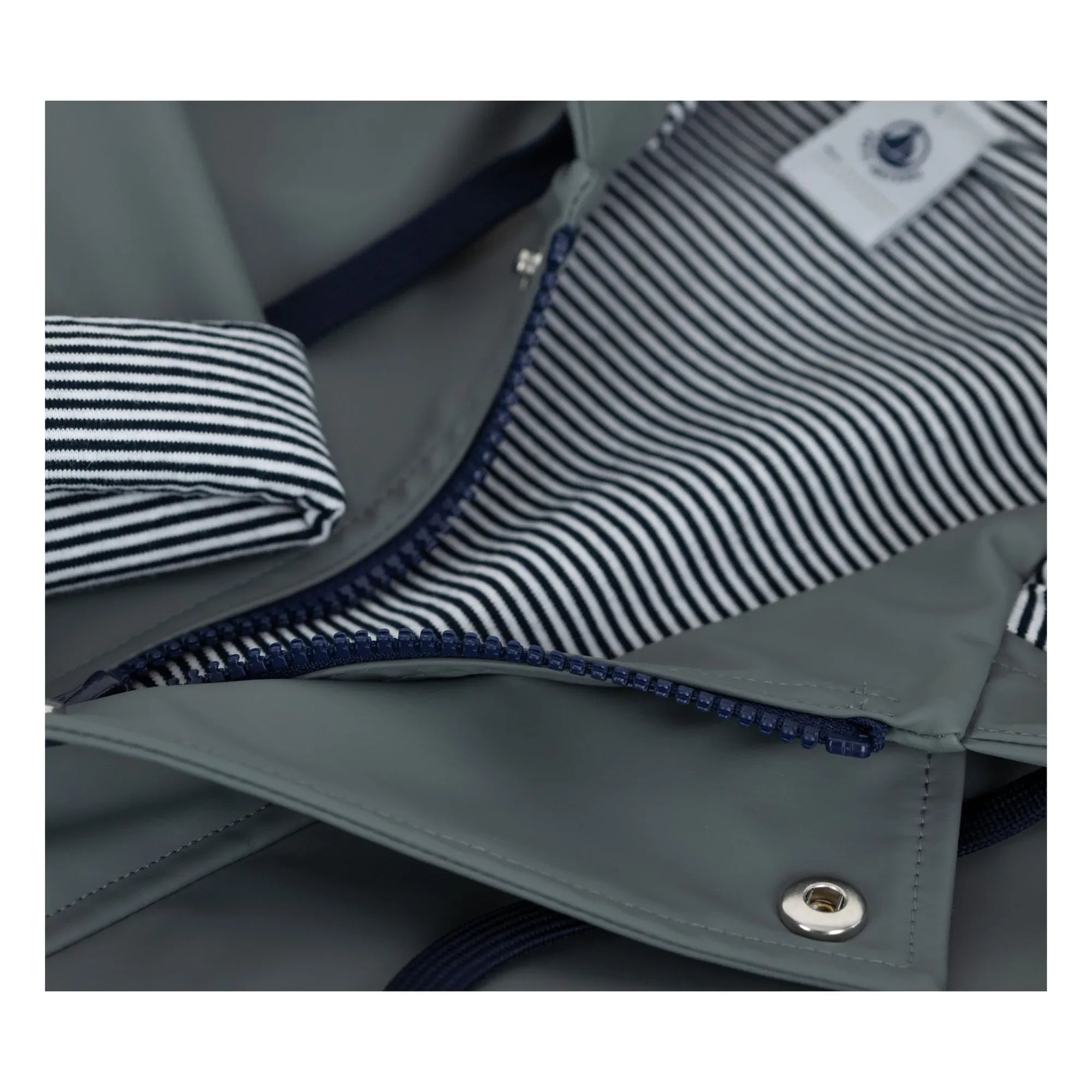 Petit Bateau - Chubasquero icónico de fibra reciclada | Gris verdoso