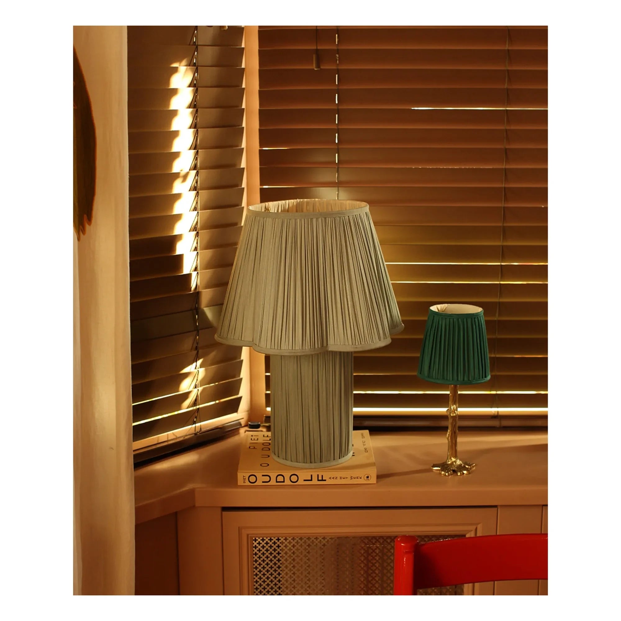 Doing Goods - Lámpara de mesa de seda Myra | Salvia