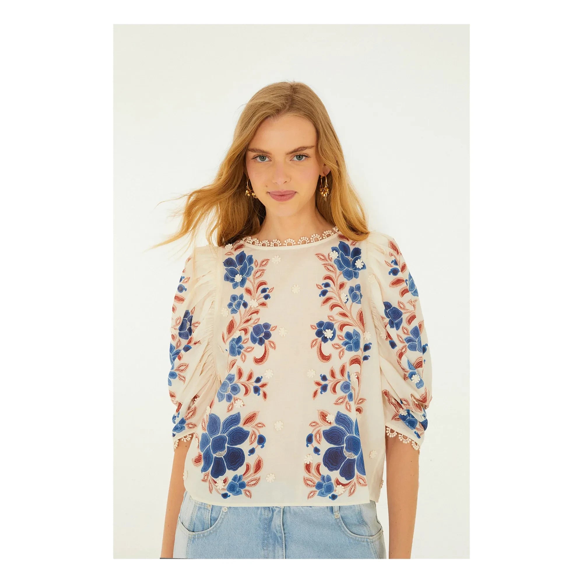 Farm Rio - Blusa Renata con diseño floral | Arena