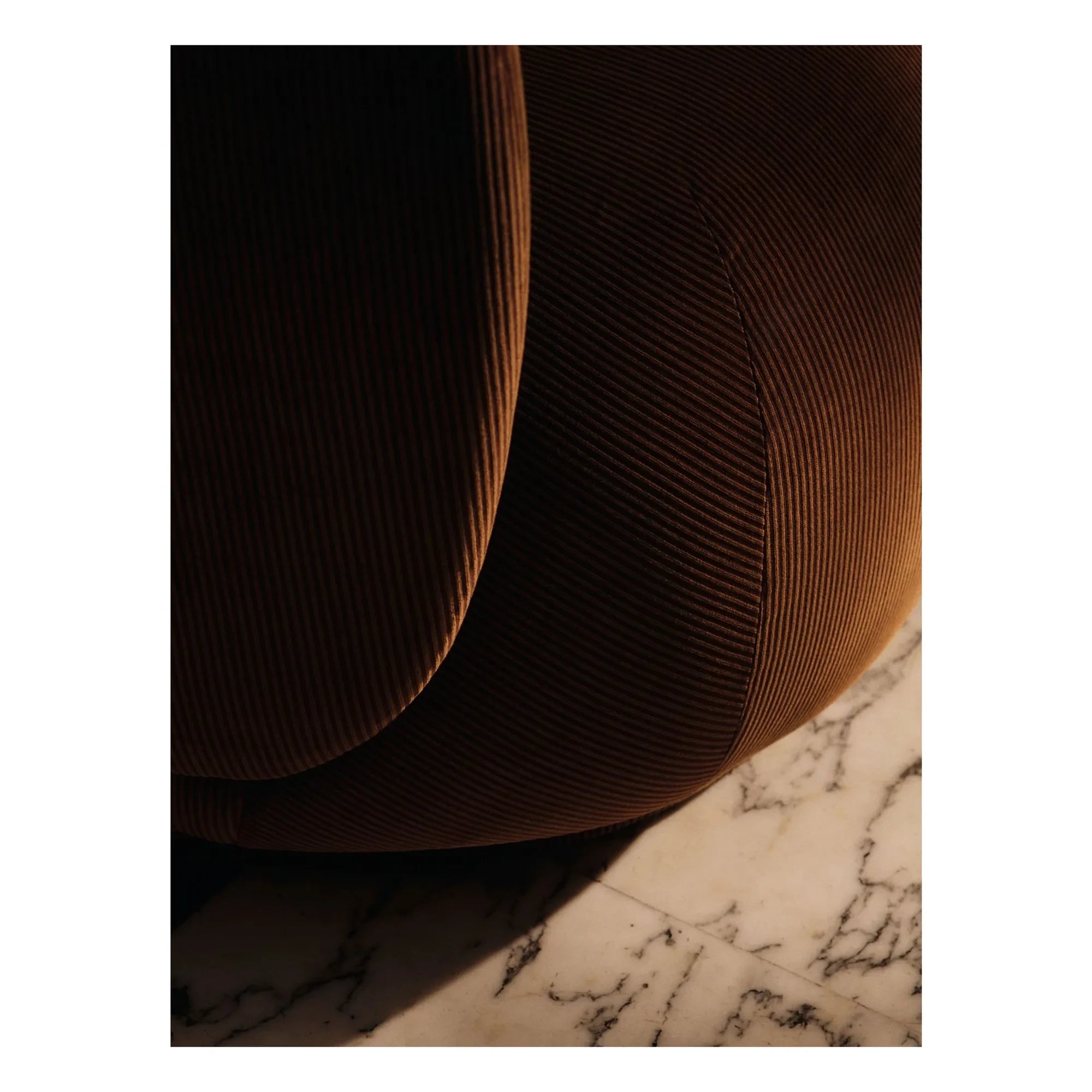 Ferm Living - Sofá Rico de terciopelo | Color óxido