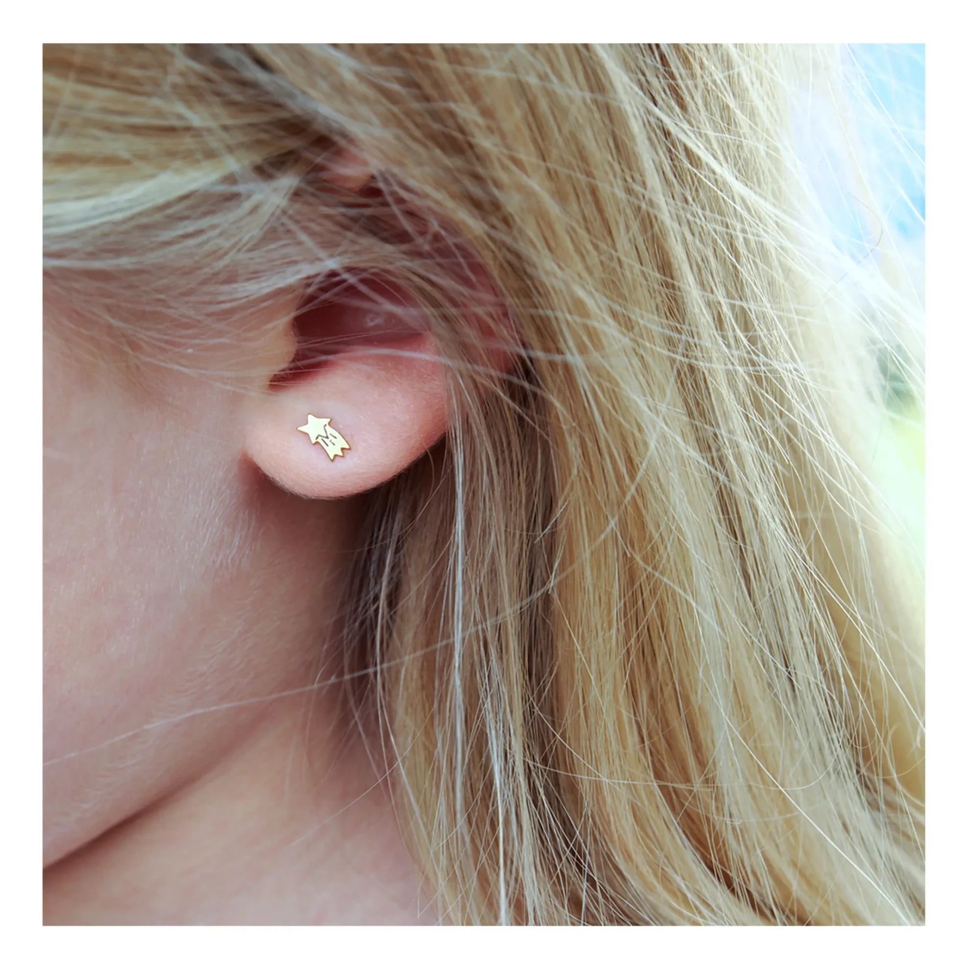 Adorabili - Pendientes asimétricos de luna | Oro