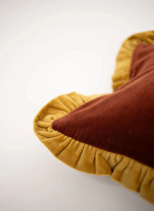 Olsson & Jensen - Doris Funda de cojín de terciopelo con volantes | Terracotta