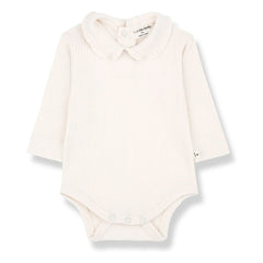 1+ en la familia - Body gofrado, cuello Claudine Nina | Crudo