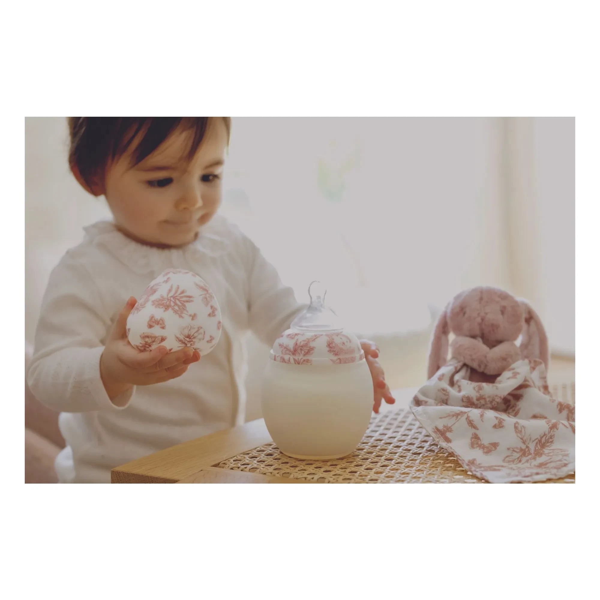 Elhée - Biberones de silicona médica y tetina fisiológica Toile de Jouy - Elhée x Tartine et Chocolat | Melocotón