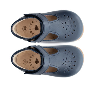 Poppée - Zapatos Mary Jane con cierre de velcro y correa en T Milton | Azul marino