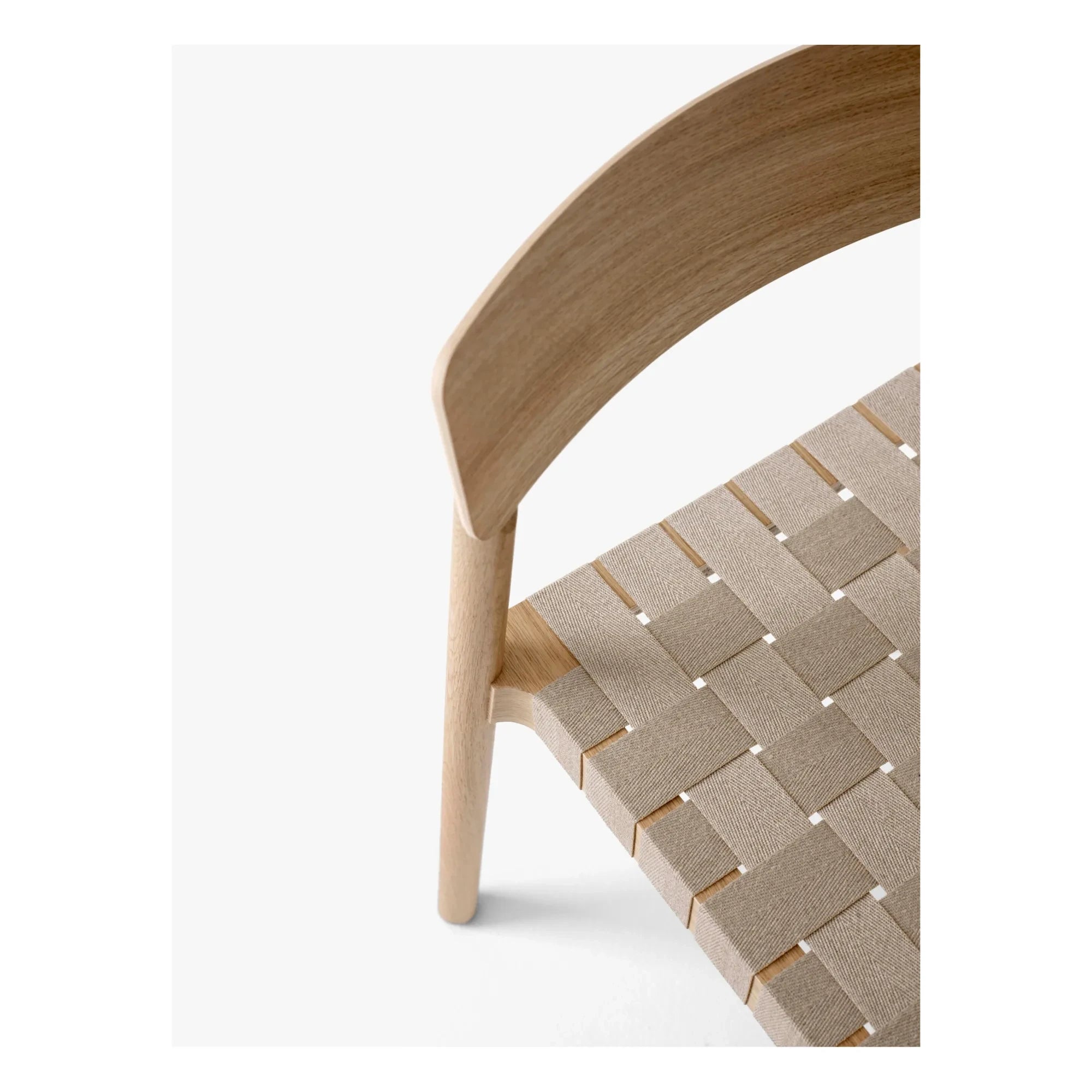 & Tradition - Silla con base de madera Betty TK1
