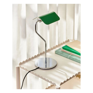 Hay - Lámpara de mesa Apex | Verde esmeralda