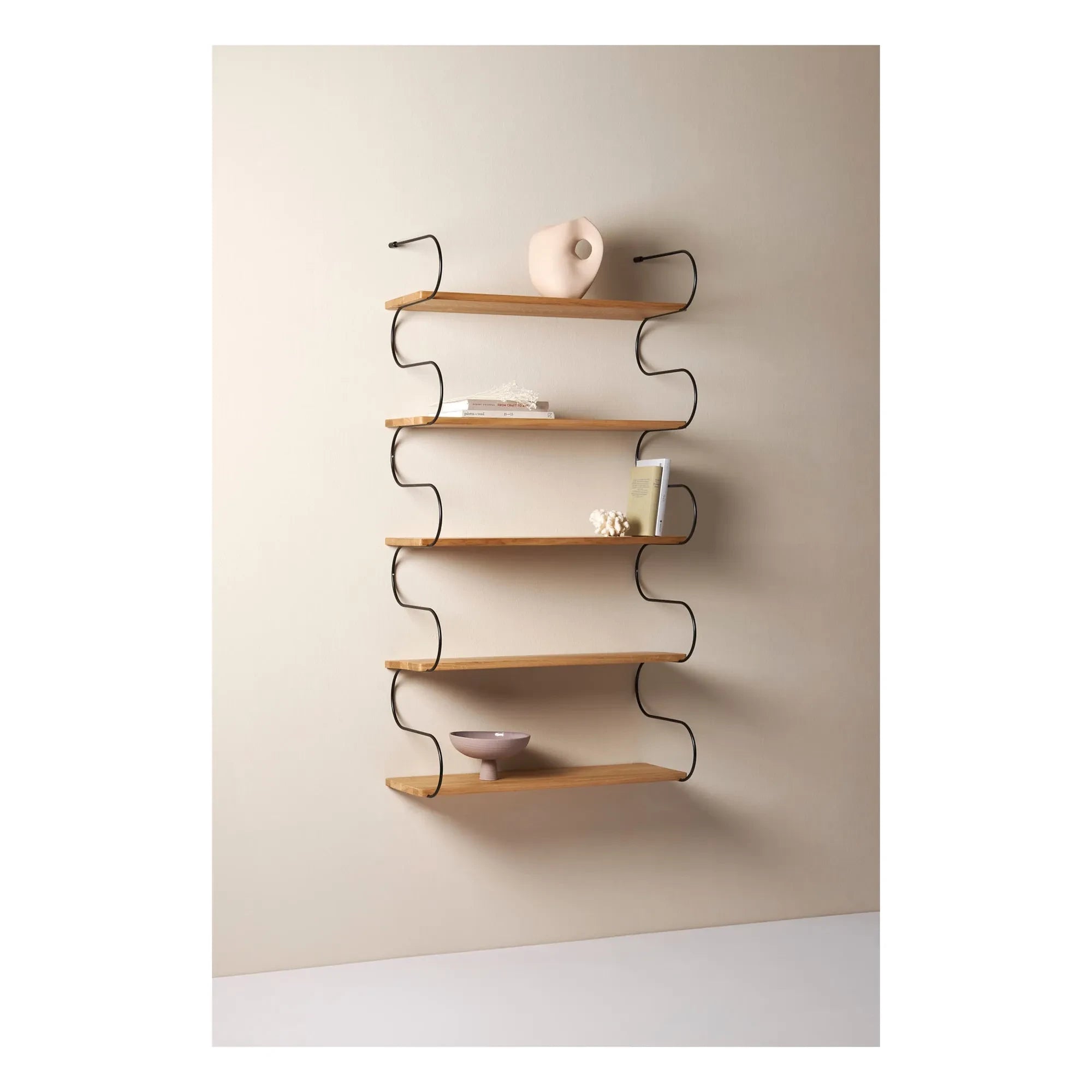 Schneid Studio - Estante de madera de roble Onda | Negro