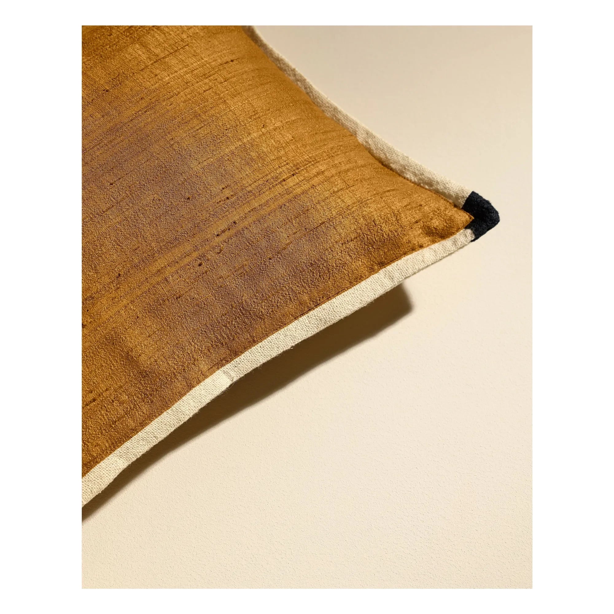 Maison Sarah Lavoine - Cojín de seda Séquence | Amarillo Salvaje
