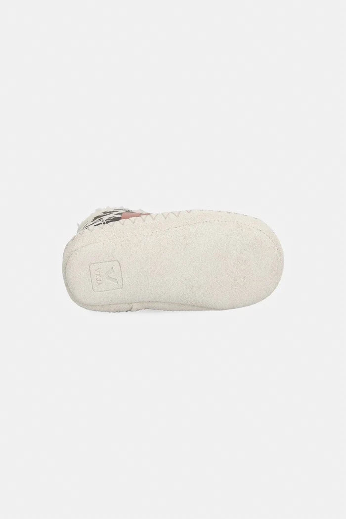 Zapatos de bebé de ante Veja