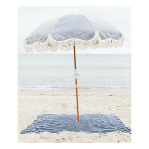 Business & Pleasure Co. - Toalla de playa con sombrilla | Azul marino