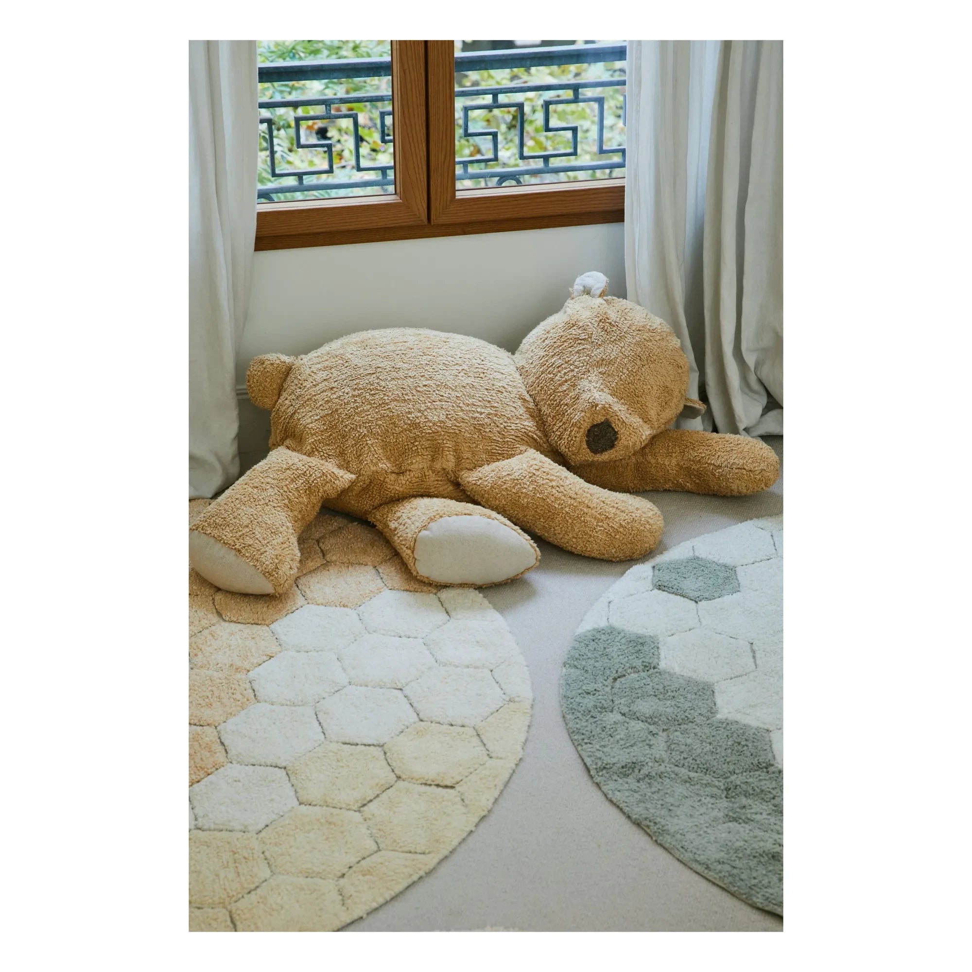 Lorena Canals - Alfombra redonda Honeycomb | Arena dorada