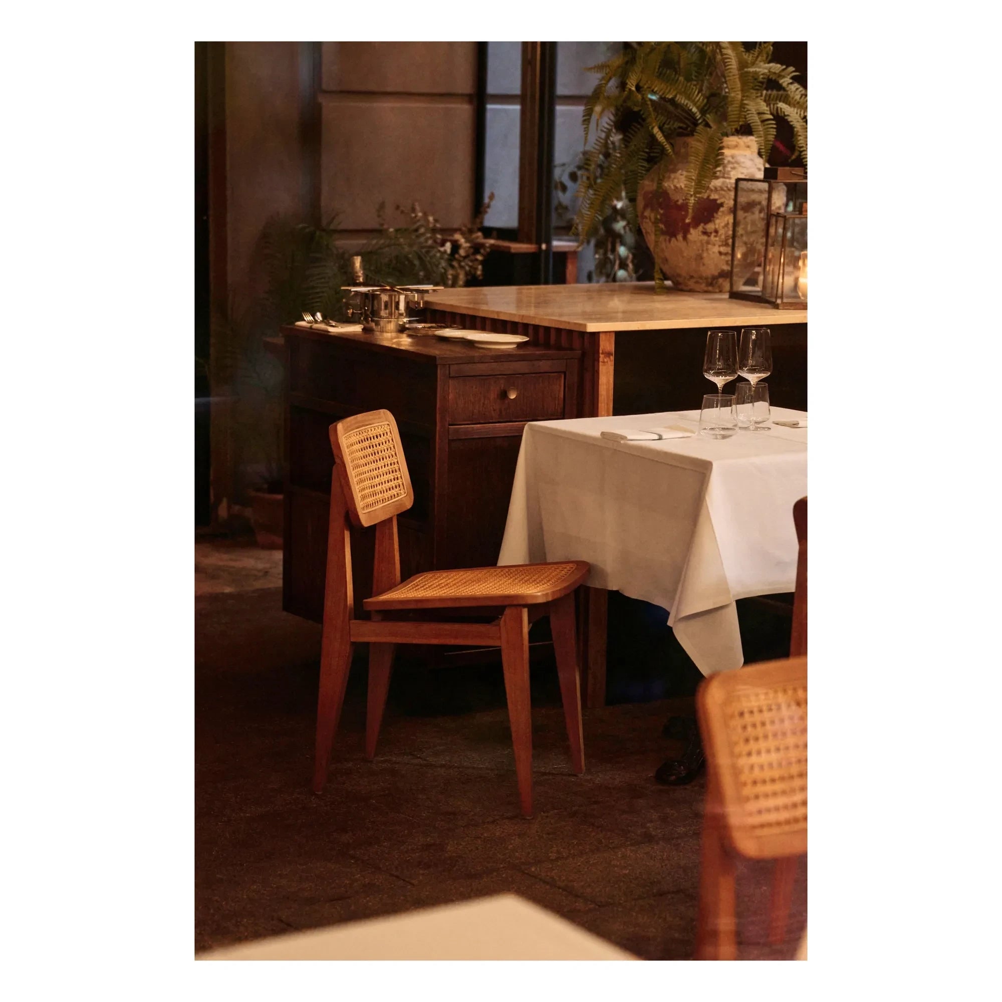 Gubi - C-Chair para exterior, Marcel Gascoin