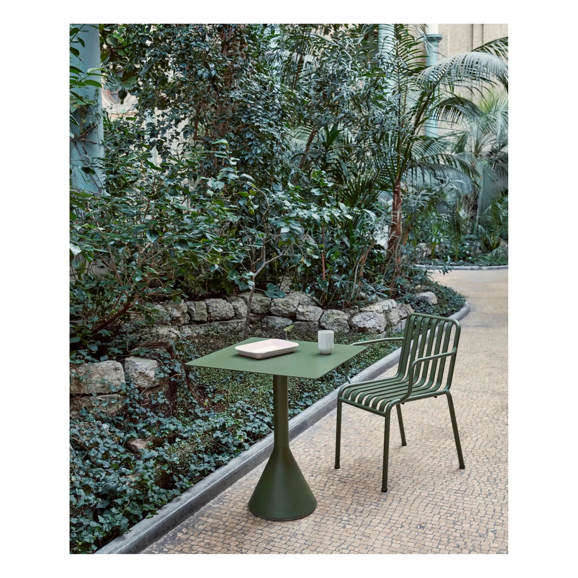 Hay - Sillón de comedor Palissade diseñado por Ronan y Erwan Bouroullec | Verde oliva