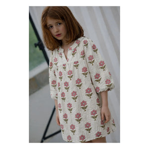 Lililotte - Vestido de algodón orgánico arrugado con estampado floral Romy Flowers | Crudo