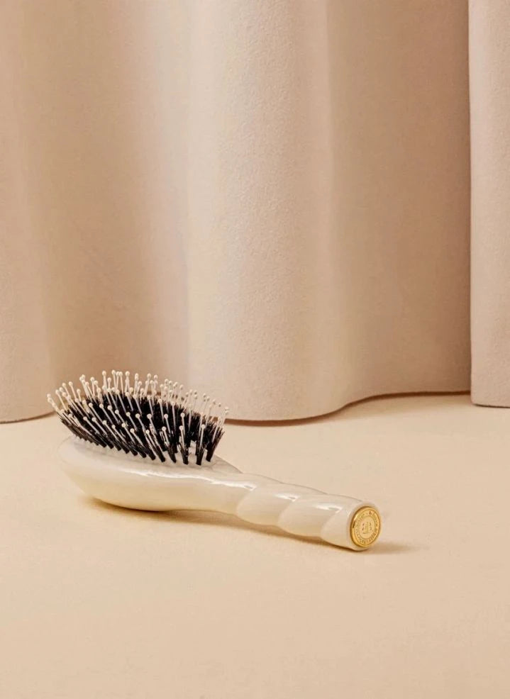 La Bonne Brosse - La Petite Brosse: Cepillo Suave Nº 03 - Para el Cuero Cabelludo Sensible | Crema