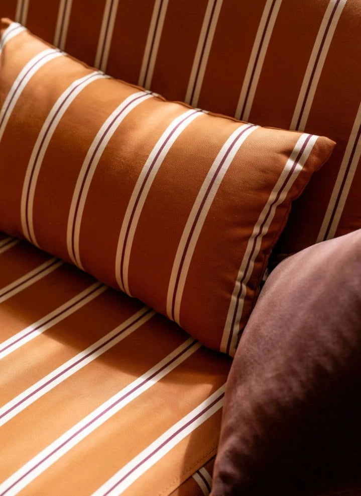 The Socialite Family - Almohada Carino en Tela Rayada | Camel