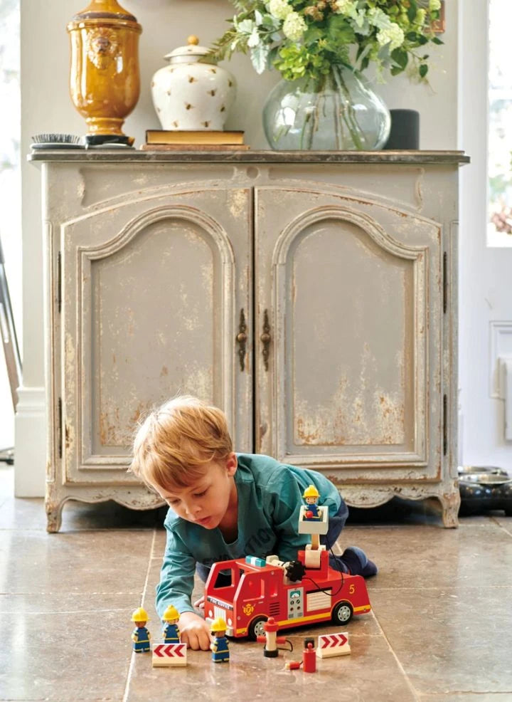 Tender Leaf Toys - İtfaiye aracı