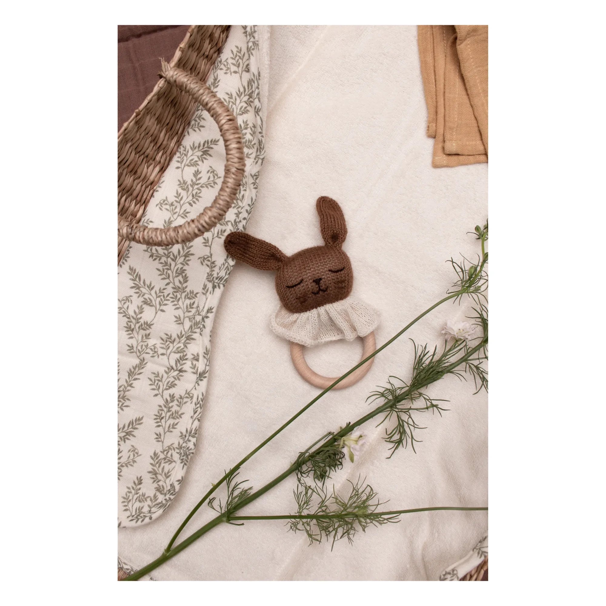 Main Sauvage - Sonajero Conejo de Madera | Hazel