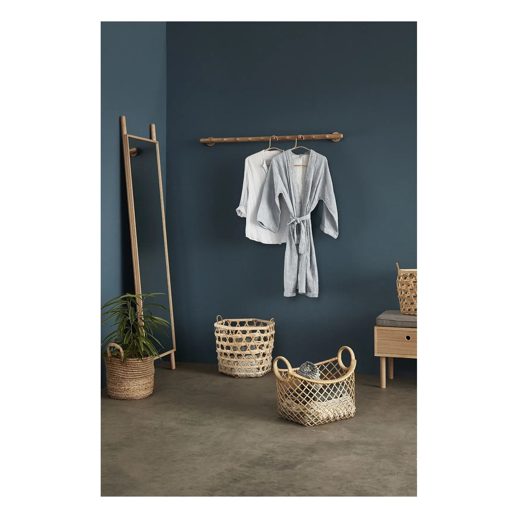 Hübsch - Perchero de pared de madera de roble