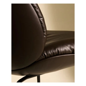 Sillón lounge Gubi - Beetle de cuero suave, Gamfratesi | Café