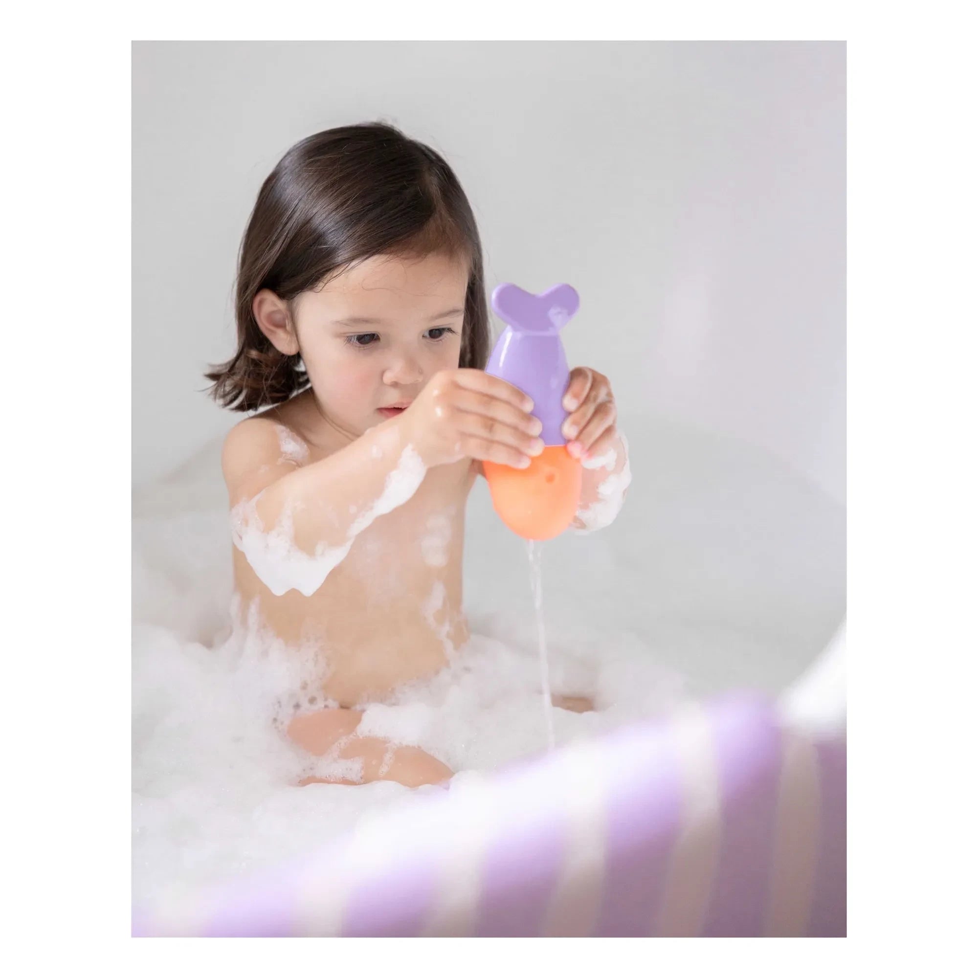 Quut - Juguete de baño Squeezi Whale | Lila