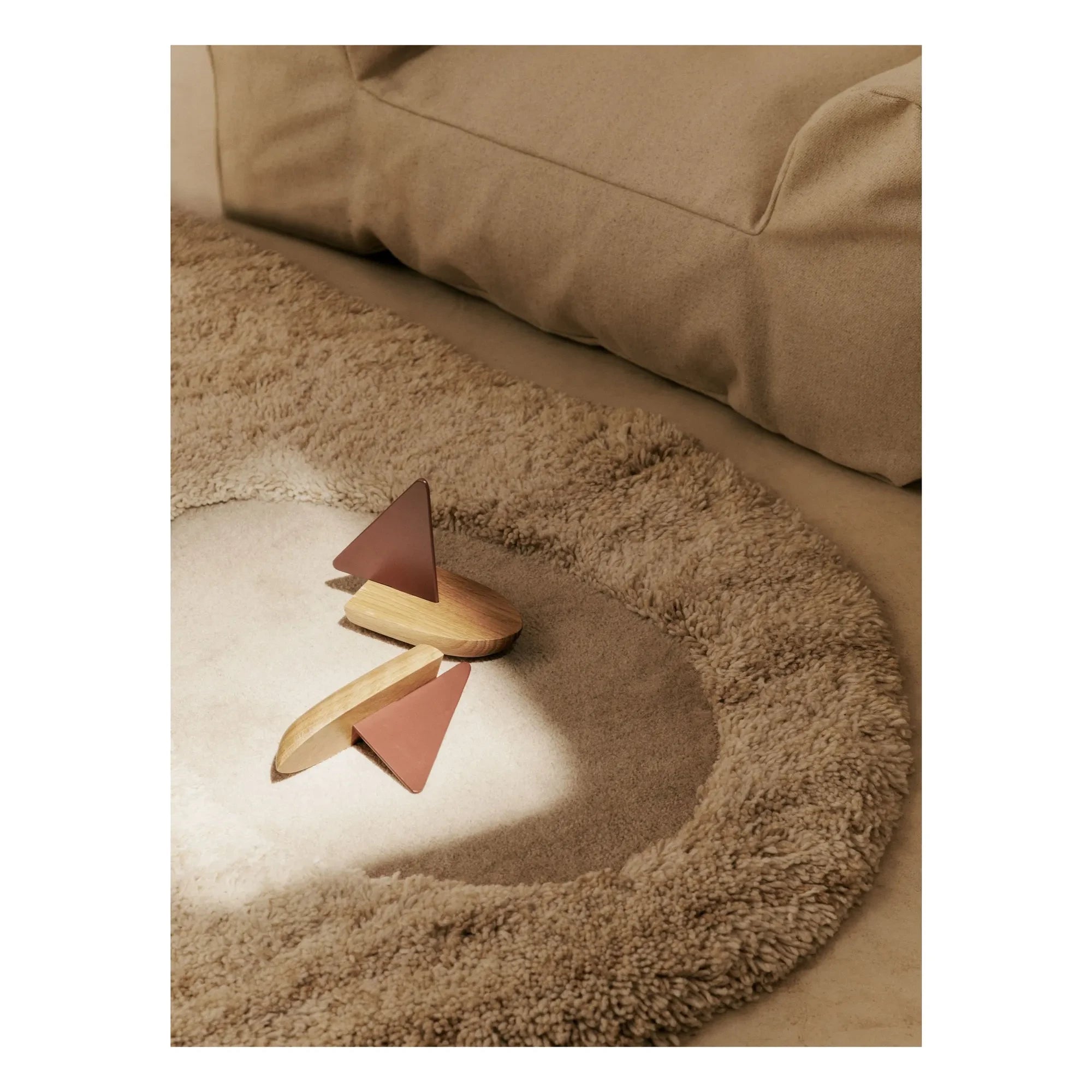 Ferm Living Kids - Alfombra Kove con borlas | Arena