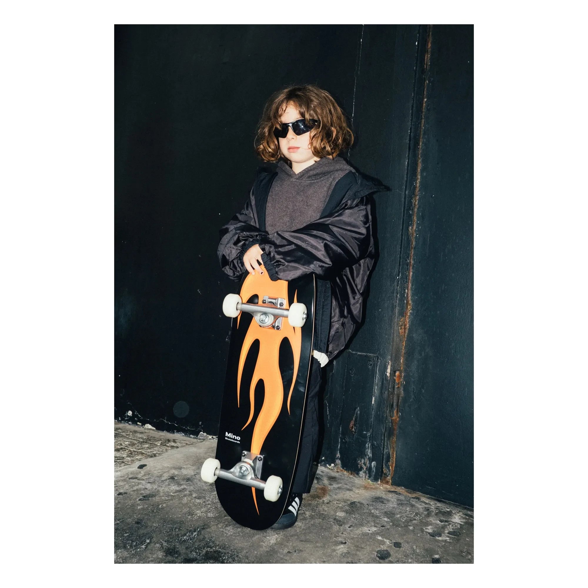 Mino Skateboards - Sunny Flame Skateboard | Negro