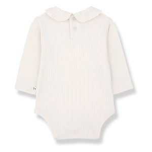 1+ en la familia - Body gofrado, cuello Claudine Nina | Crudo