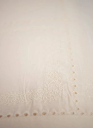 Olsson & Jensen - Mantel bordado Eleonora | Ecru