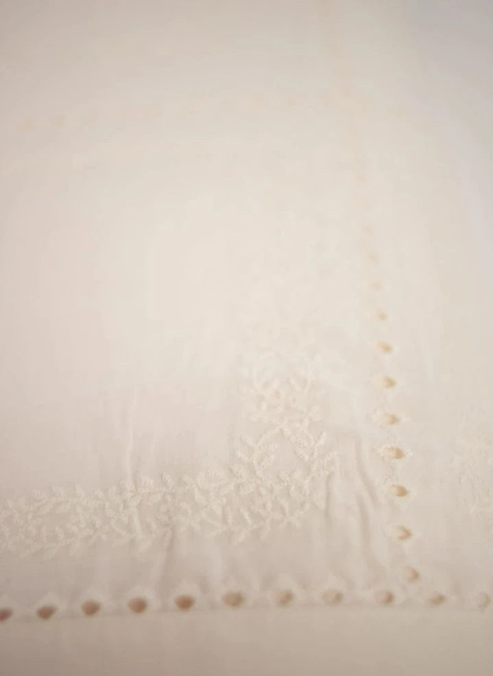 Olsson & Jensen - Mantel bordado Eleonora | Ecru
