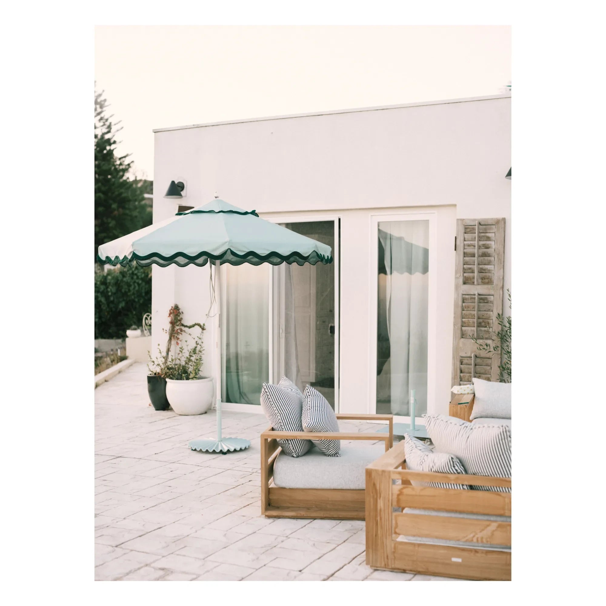 Business & Pleasure Co. - Pie de Sombrilla Moldeado | Salvia