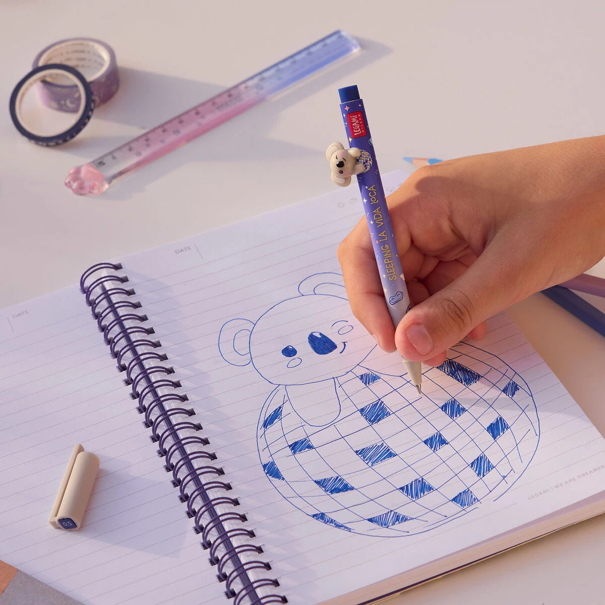 Legami - Bolígrafo con decoración de animal Koala 'Durmiendo la Vida Loca' - Amigos Lindos