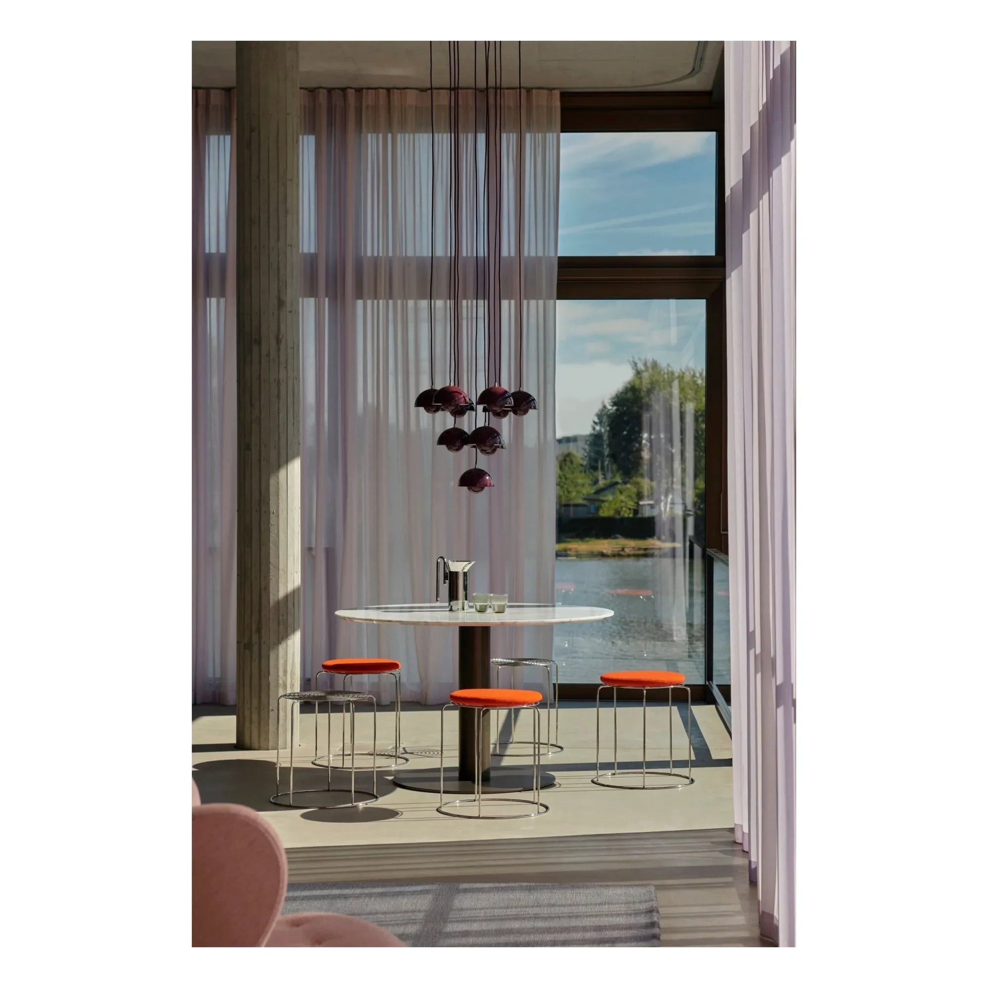 & Tradition - Asiento para taburete VP11 de Verner Panton | Amapola roja