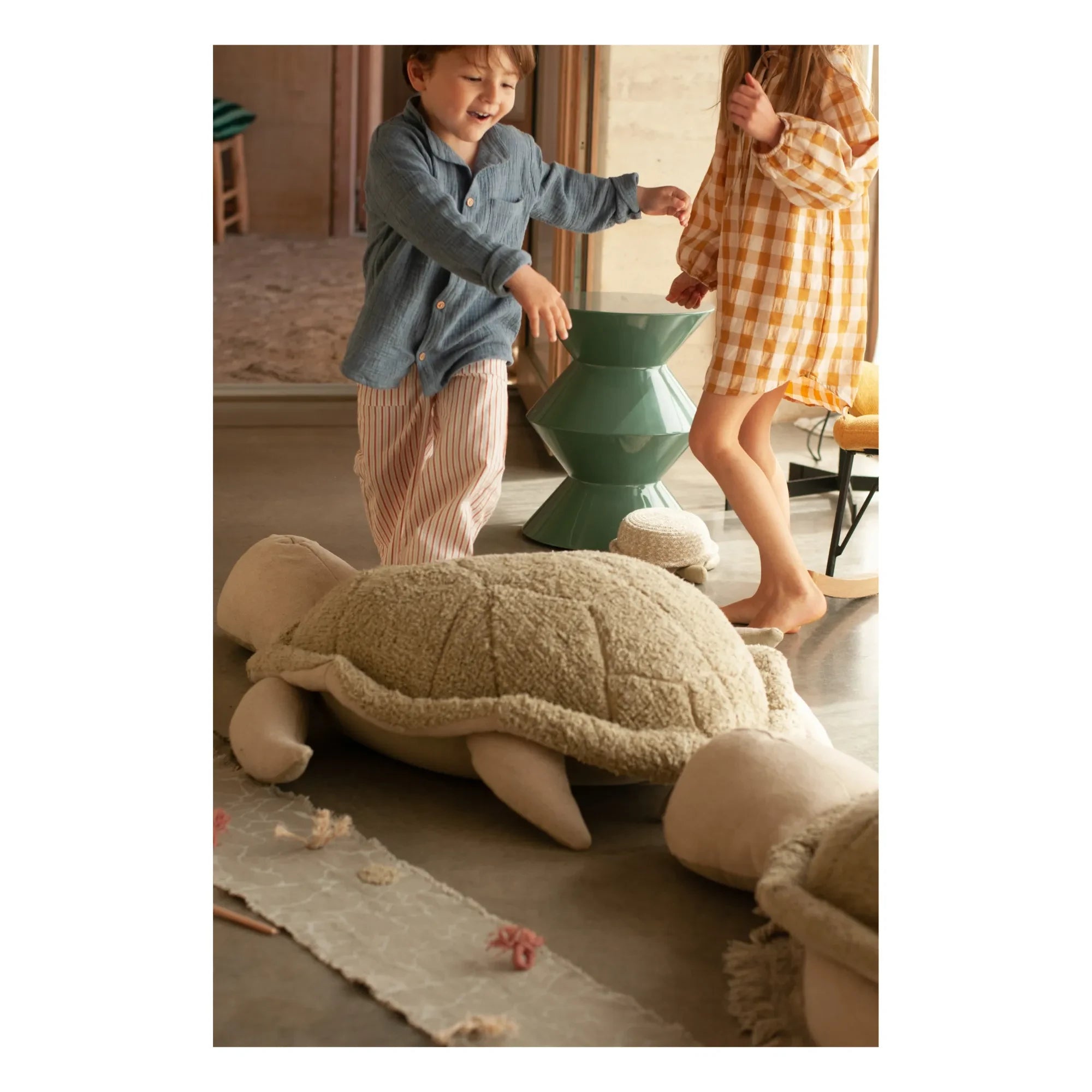 Lorena Canals - Puf Mrs. Turtle | Aceituna